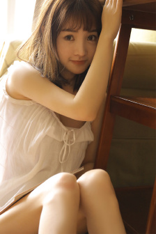 年轻的小婊孑2免费观看